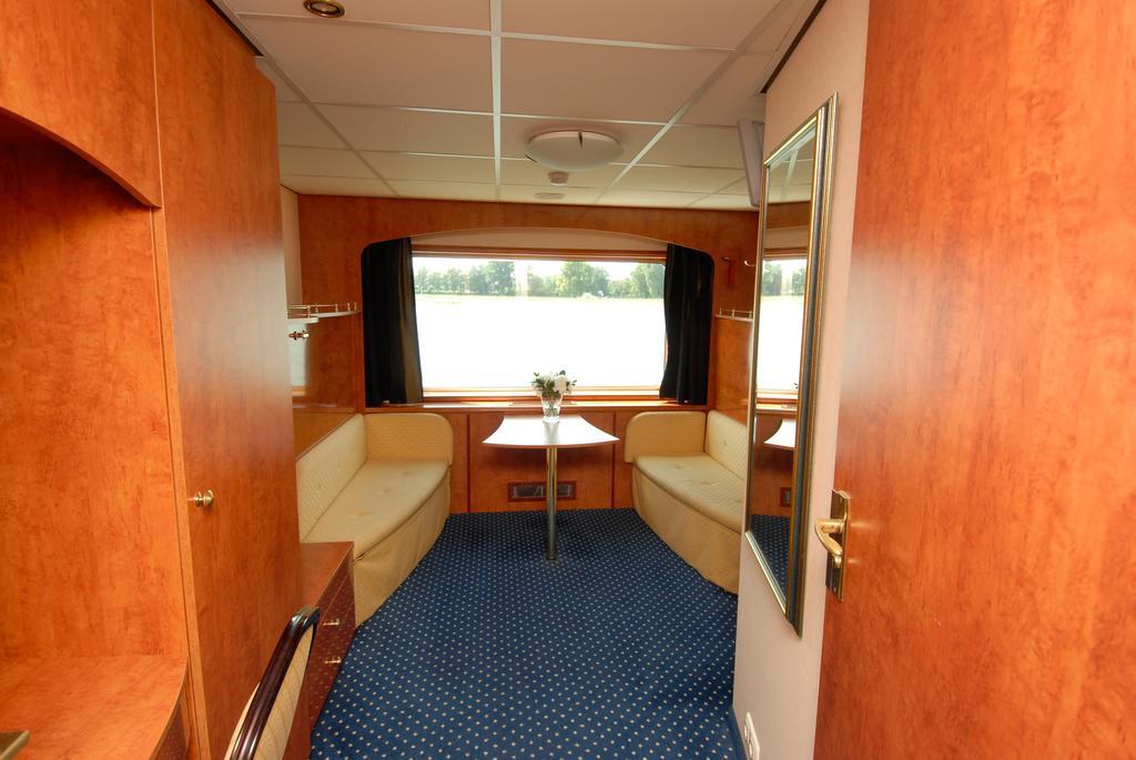 Crossgates Hotelship 3 Star Bateau-hôtel Cologne