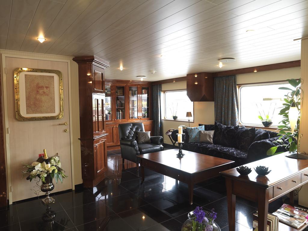Bateau-hôtel Crossgates Hotelship 3 Star 3*