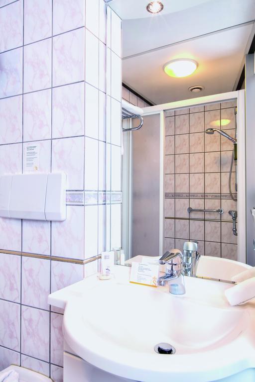 Crossgates Hotelship 3 Star Bateau-hôtel